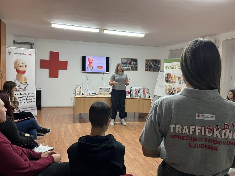 Crveni krst Vršac: Organizovan seminar u okviru Programa prevencije trgovine ljudima